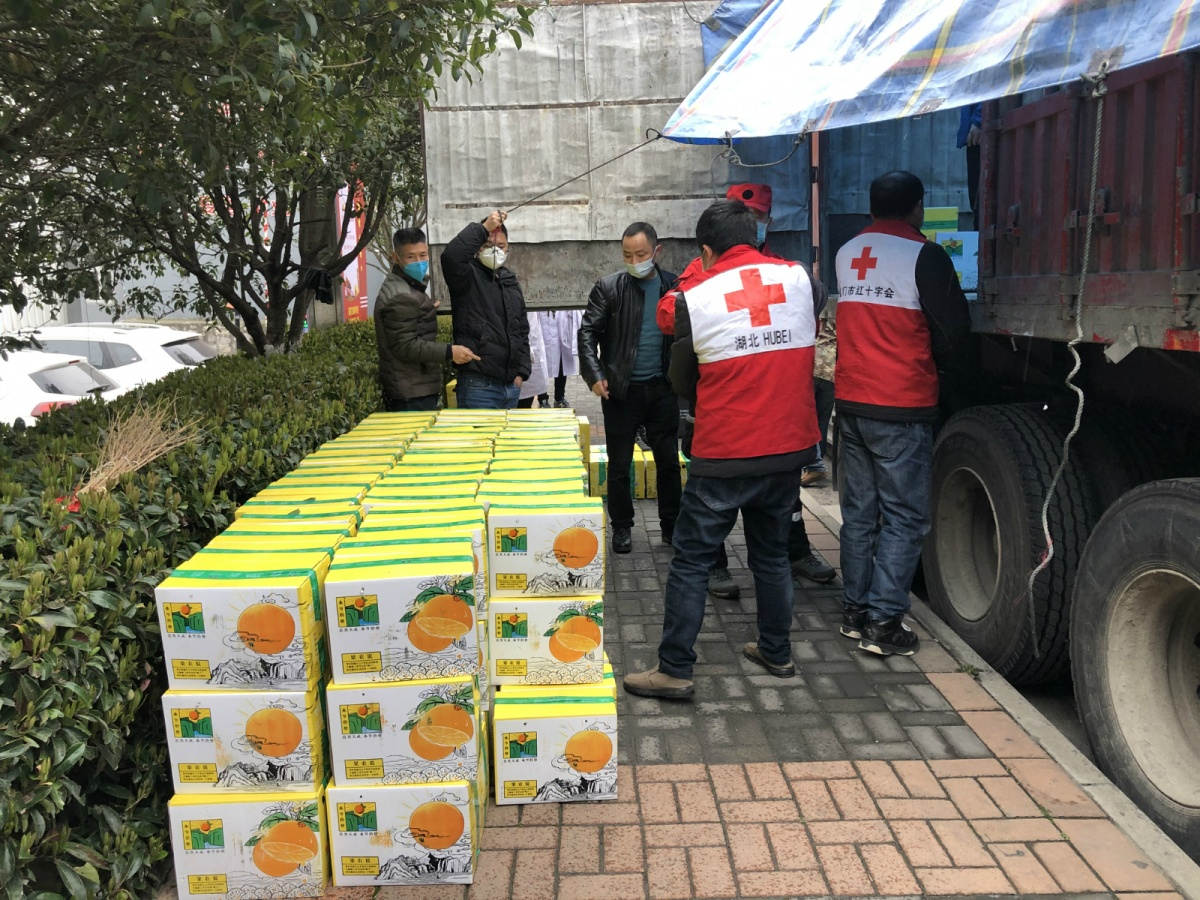 配图5荆门红十字会捐赠现场_meitu_2.jpg
